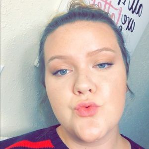 Meet your Posher, Isabella